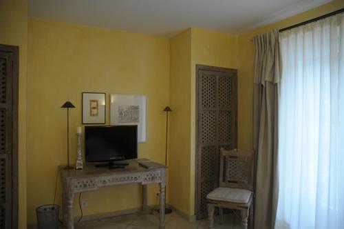 Hotel Villa Les Rosiers Grimaud Exterior photo